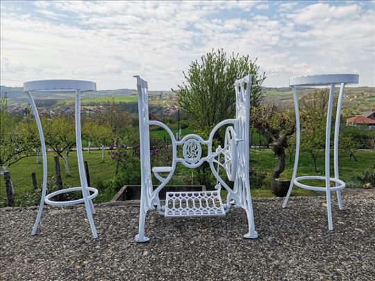 Kovano gvožđe set sto i stolice