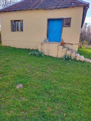 Kuće na selu i 80 ari zemlje