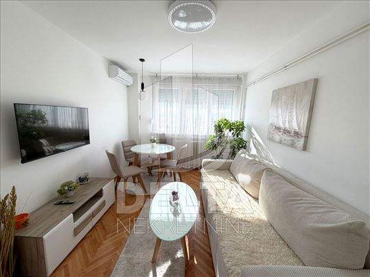 Moderan stan u strogom centru, blizu keja