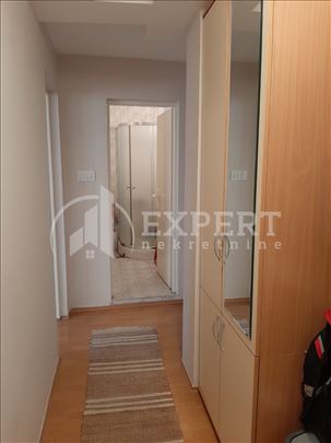 Dvosoban stan u blizini Delta Planeta i Parka Svet