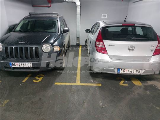 Garažno mesto, Ruzveltova, Vukov spomenik 300m