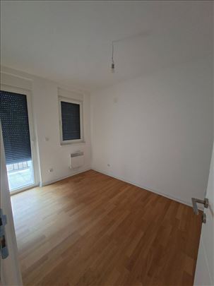 Jednosoban stan u zatvorenom kompleksu na Raju 