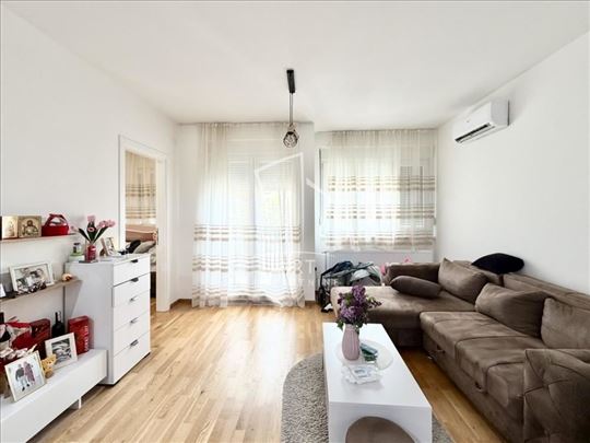 Namešten 1.5 stan, sa parking mestom ID#14730