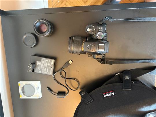 Nikon D5300 sa objektivom + gratis objektiv