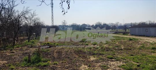 Obrež, plac, 37 ari