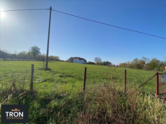 Poljoprivredni plac u Podunavcima 13,14a