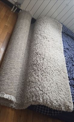 “Shaggy debeli tepih, siv, 160x140, mekan, očuvan