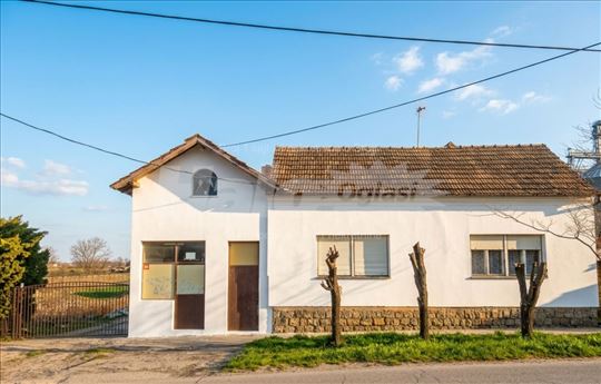 Stambeno-poslovni kompleks 320m² | 8.5 ari | lokal