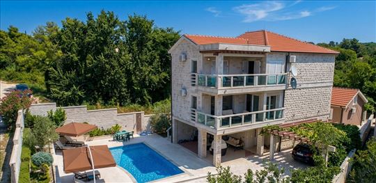 Tivat, lux vila sa bazenom