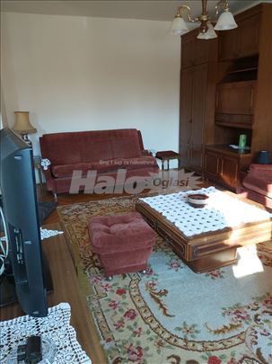 Trosoban stan , za porodicu ili poslovni prostor