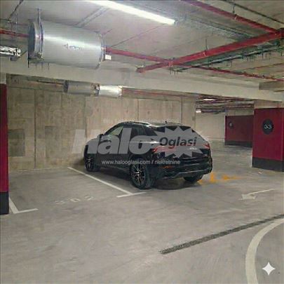 BW Sensa Eho garaza 13m2 150€ prostrano mesto!!!