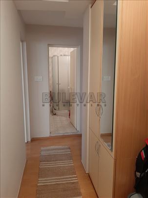 Dvosoban stan u blizini Delta Planeta i Parka Svet