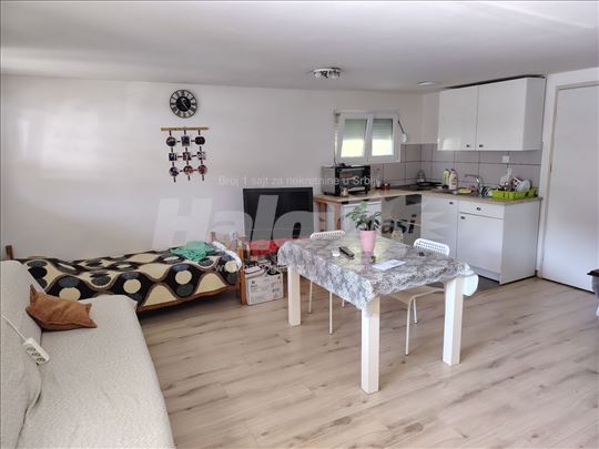 Garsonjera 32 m2, od 01.05.