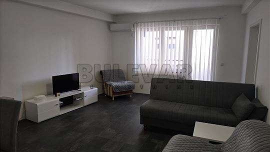 Izdaje se odličan stan u centru Niša, 54m2