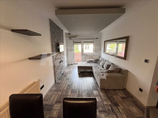 Iznajmljujem lux stan kod Vukovog spomenika/Zira