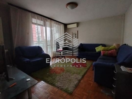 Bela fasadna cigla, Četvorospratnica, 55m2 (lođa) 