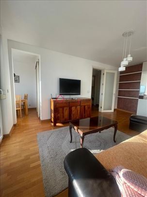 Belvil – Sunčan stan sa terasom!