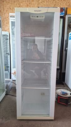Frizider sa stalenim vratima exquisit