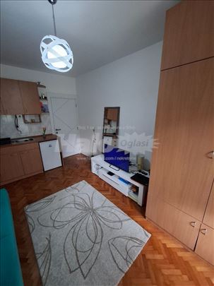 Garsonjera na Karaburmi