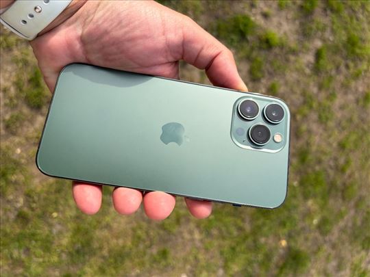 iPhone 13 Pro Max 128 gb 100% baterija kao nov