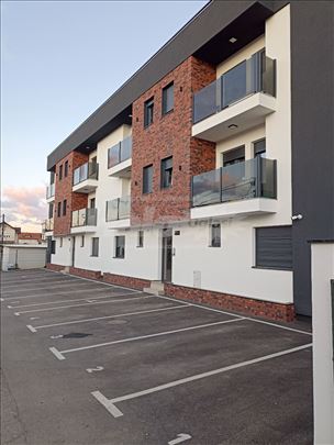 Izdajem Lux stan na Ledinama, nov, 24m2 terasa, vl