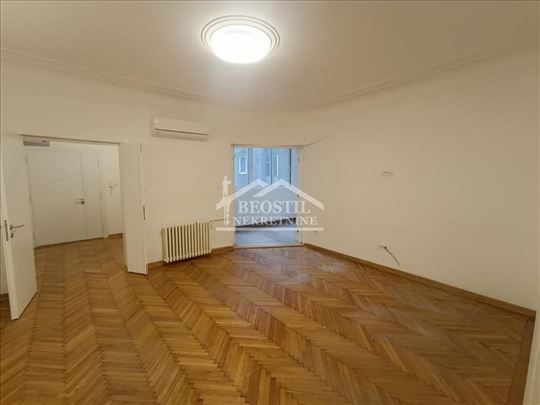 Lux salonac kod Narodnog pozorišta ID#24961