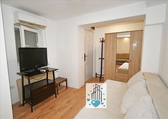 Makenzijeva garsonjera uknjiženo