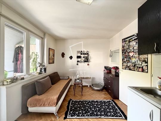 Na prodaju garsonjera 26m2 na prvom spratu ID#1473