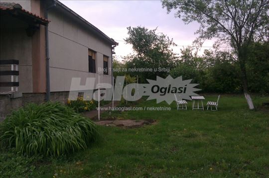 prodaja kuće i placa