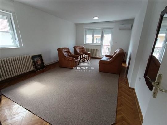 Renoviran, 5.0 sa privatnim dvorištem ID#9304