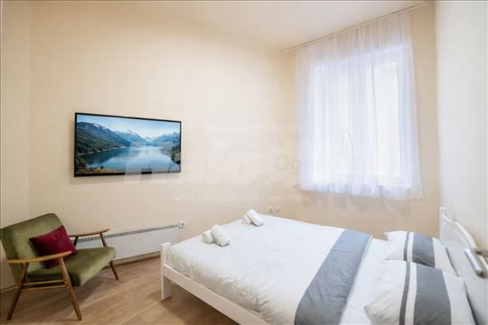 Stan 4-soban kod hotela Moskve