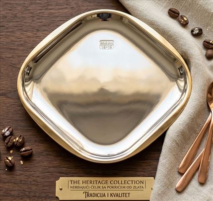 Tri činije u boji srebra