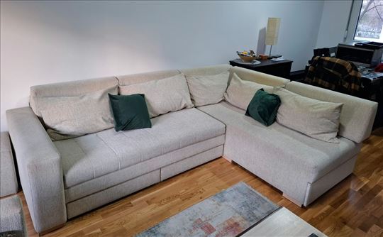 Ugaona garnitura, fotelja i tabure