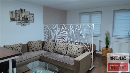 Adice Izdaje Se NameŠtena Garsonjera