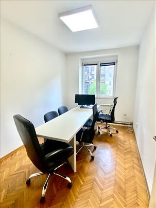 Centar Skupstina 110m2 odlican prazan