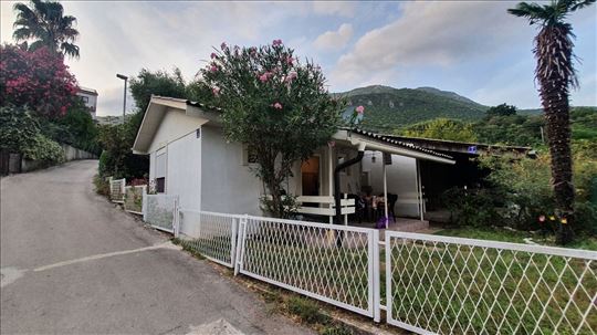 Crna Gora, Đenovići, kuća za odmor 
