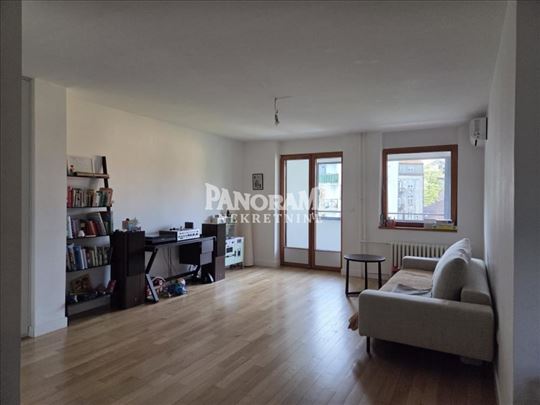 Dorćol-Gundulićev Venac trosoban od 86m2,uknjižen 