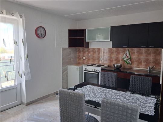 Farmaceutski fakultet-useljiv 1.5 stan