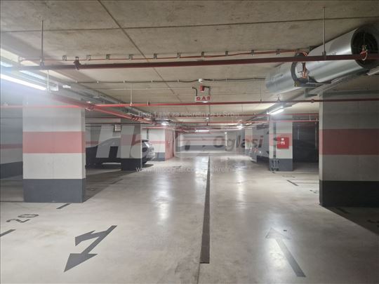 Garaža 15m² – Vrtovi Ceraka / Filmski grad / Cerak