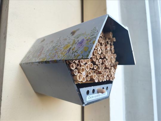 Hoteli za pčele - ukras u bašti i pomoć prirodi