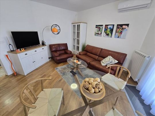 Izdaje se lux,nov stan u Tetovskoj,prvo izdavanje 