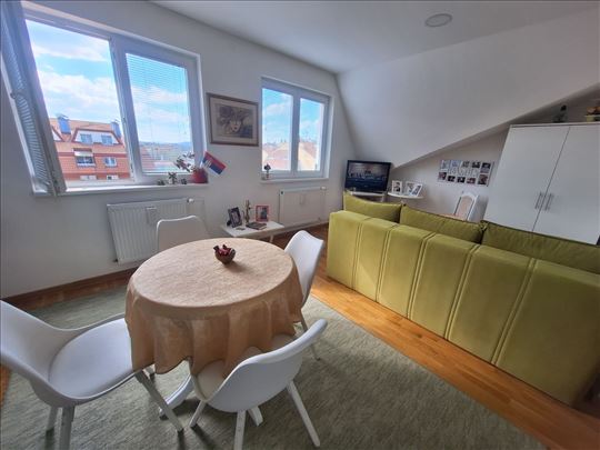  Izdaje se nameštena garsonjera u Pejtonu