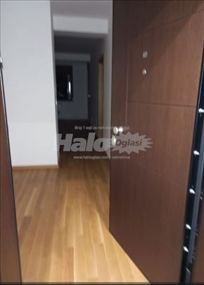 Izdajem nov nenamešten stan 45m2