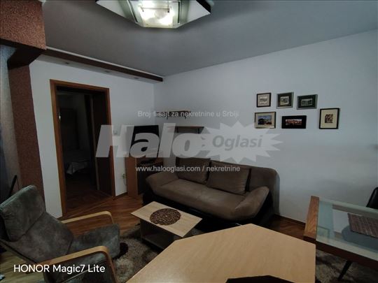 Izdajem stan u Zemunu, na odličnoj lokaciji