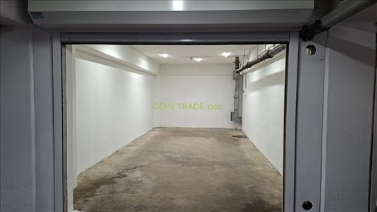 Kvalitetna garaža - magacin u YBC