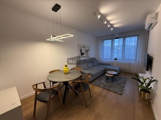 Lux, odličan, odmah useljiv