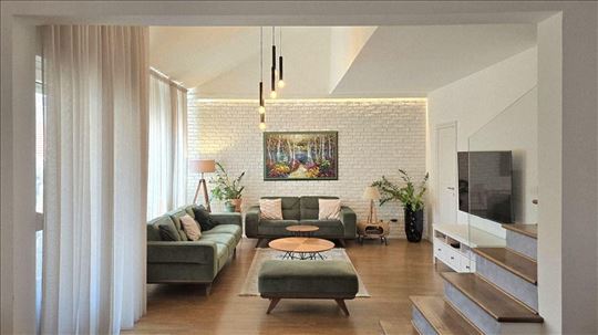 Prodaja 4.0 lux stana,Južni bulevar,Belicka