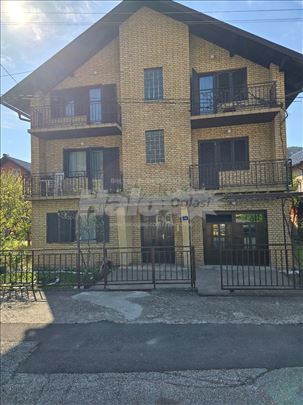 Prodaje se porodična kuća u Malom Zvorniku