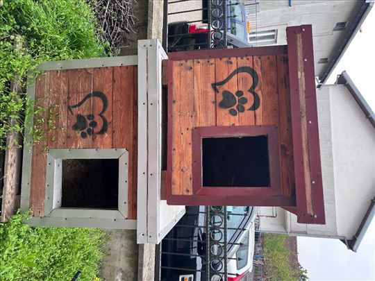 Prodajem dve kućice za pse