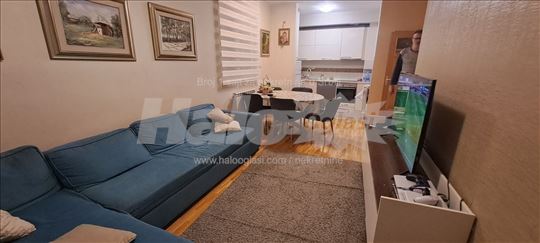 Prodajem stan na Lekinom brdu. Vlasnik